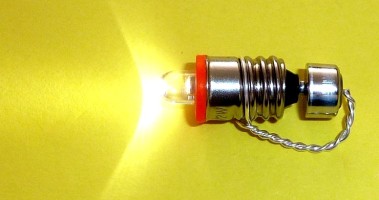 LED DC/DC booster built into an E10-bulb screw-case