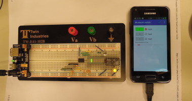 Bluetooth Relay on the Elektor-Labs Prototype Board ELPB-NG (150180)