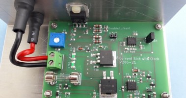 Adjustable Current Sink with Integrated Clock Generator