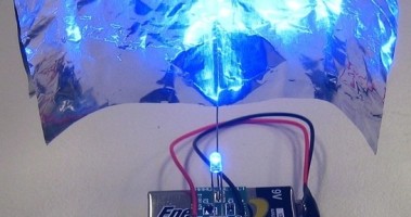 Electric charge detector