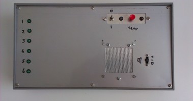Quizmaster console for 6 players