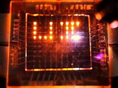 World First: 80,000 cd/m2 LED detects light too 