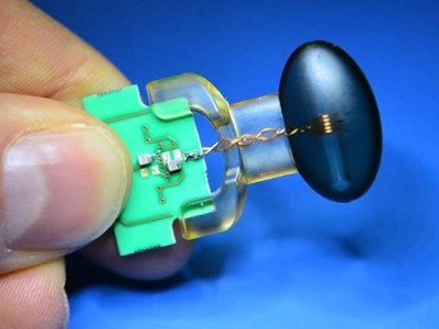 Ultra-sensitive magnetic field sensor