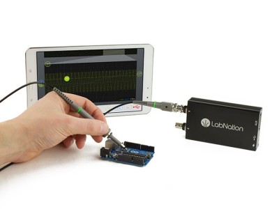 SmartScope USB oscilloscope, logic analyzer and signal generator