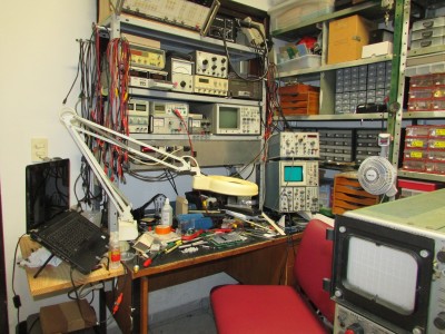 A Workspace for Playing with Analog Circuitry