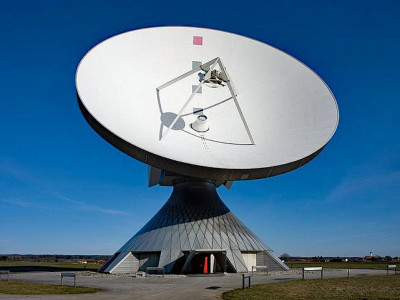 Control station in Raisting in Bavaria / Germany. Bild: Richard Bartz, Wikimedia, CC 2.5