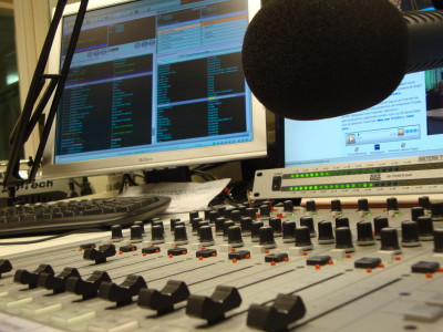 AI-activated Visual Radio using STM32 Edge AI