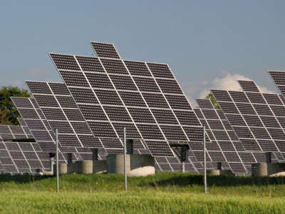 Selbstreinigende Solarpanels