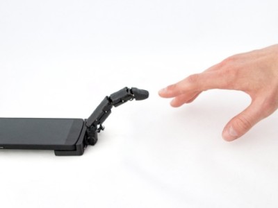 Der Roboterfinger bewegt sich wie ein echter. (Foto: Marc Teyssier)