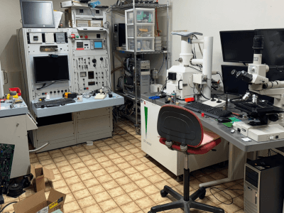 Die Werkstatt eines Testingenieurs für innovative Elektronikprojekte