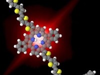 Künstlerische Darstellung der Lichtemission aus einem einzelnen Porphyrin-Molekül.