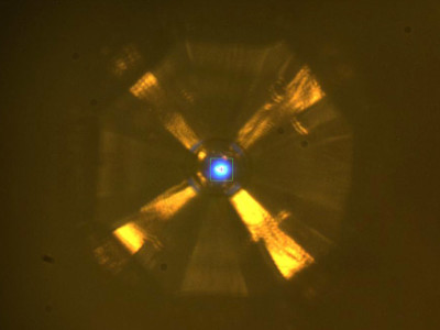 Bombardement mit Röntgenstrahlen zur Analyse der Kristallstruktur. Bild: Drozdov et al. / uchicago.edu.