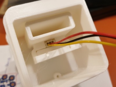 Bodensensor eingebaut und geklemmt Bodensensor eingebaut und geklemmt