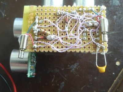 First prototype of the bike radar We can see the 2 Us sensors and the 2 vibrators.