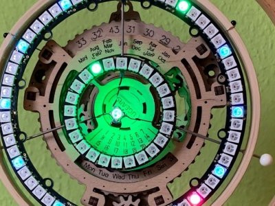 Construis une horloge cybernétique avec des anneaux de LED NeoPixel