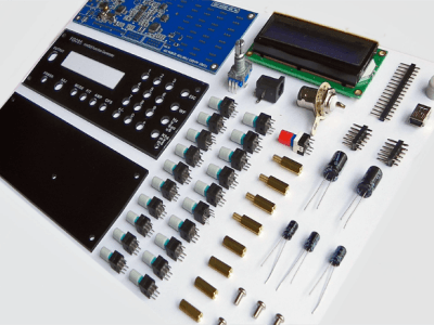 Le kit comprend tout ce qu’il faut pour assembler le générateur de fonctions FG085.
