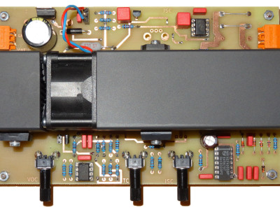 Simulateur de panneau solaire: Une solution pour tester et optimiser les trackers MPP et les onduleurs