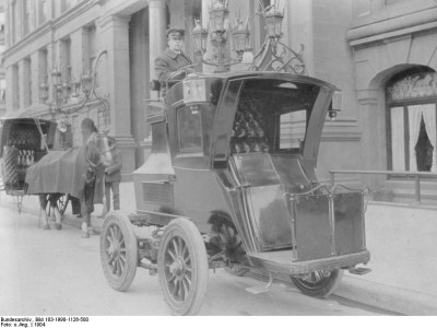 1904, véhicule électrique. Avec l’aimable autorisation de Bundesarchiv.
