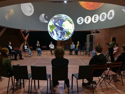 Innovation pédagogique : la projection sur sphère
