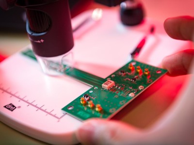 Prothèses de Nouvelle Génération : Détection des Signaux Nerveux par Capteurs Quantiques