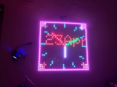 Construisez une grande horloge murale colorée de 1024 pixels