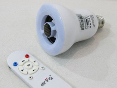 Bluetooth-speaker gecombineerd met LED-lamp