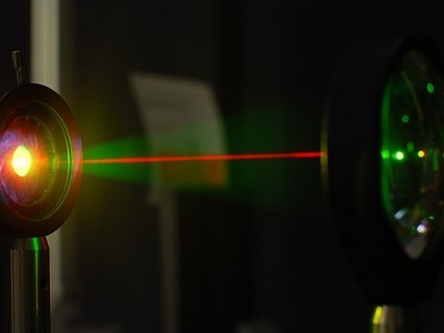 Onderzoekers maken silicium gevoelig voor infrarood licht