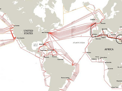 Kaart van de onderzeese Internet-kabels. Door Alexander van Dijk. CC-BY licentie.