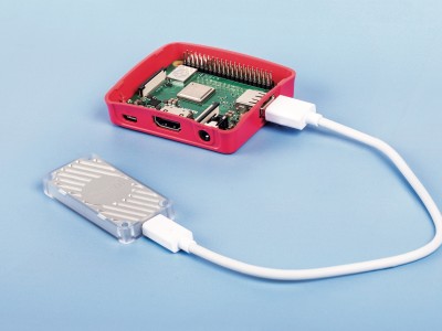 Coral USB Accelerator verbonden met de Raspberry Pi 