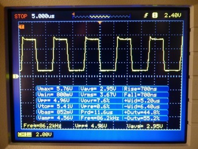 Oscilloscope screen1 Schematic3 - Voltage at gates of the oscillator MOSFETs