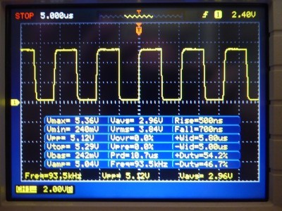 Oscilloscope screen3 Schematic1 - voltage at the output of the oscillator U2B