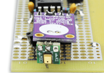 The SPU0410HR5H microphone connected to the MAX9814 module from Adafruit.