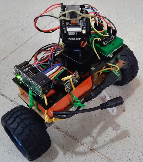 Self-balancing mobile robot