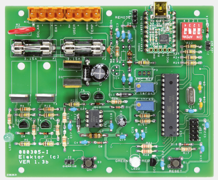 Solar cell voltage regulator PCB