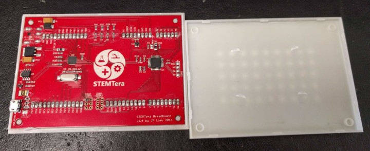 STEMTera has an Arduino Uno R3 inside