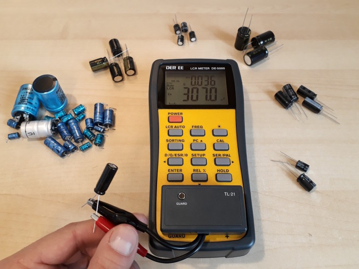 Measuring a capacitor with the DE-5000