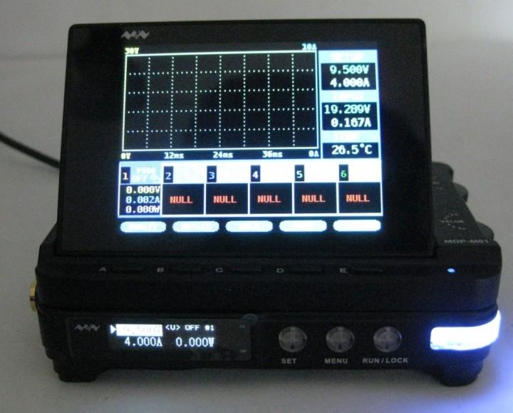 Digitales Netzgerät MDP-P906 und Smart Digital Monitor MDP-M01.