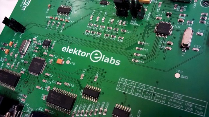EL green board labs dürch ein Elektronikingenieur.