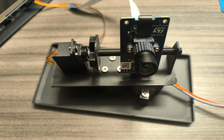 Camera-gimbal-photo-web