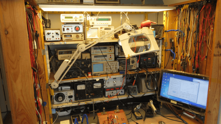 Fromentin's cabinet with measurement equipment