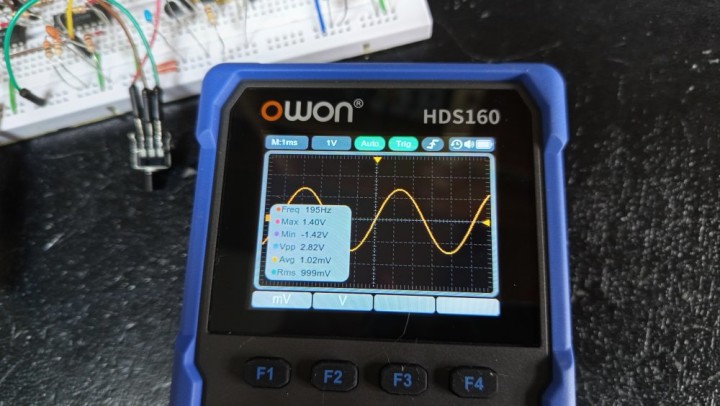 The HDS160 in oscilloscope mode