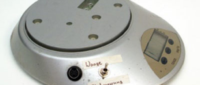 La balanza de cocina como medidor de fuerza