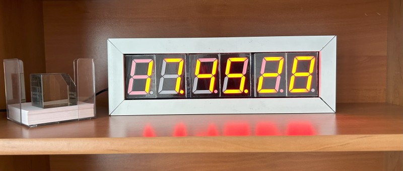 7-Segment Large Display Clock