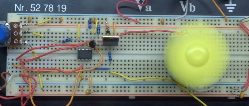 Speed regulation of a (brushed) DC motor without using a tachogenerator