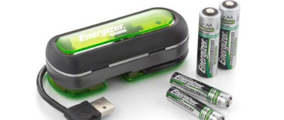 Chargeur de batterie livré avec cheval de Troie embarqué 