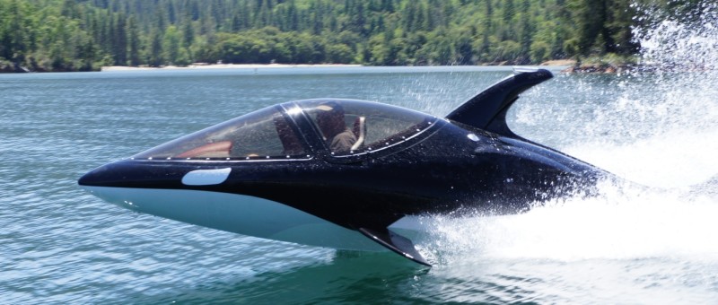 Un bateau submersible qui saute et plonge comme un orque