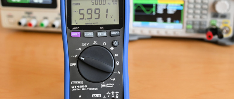 Review: Multimeter Hioki DT4256 