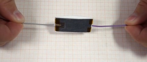 Produire de l’électricité avec du carton, un crayon et de l’adhésif