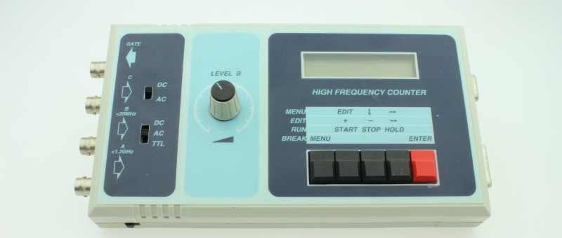 fréquencemètre 1,2 GHz & générateur de signaux carrés d’Elektor (1992/93)
