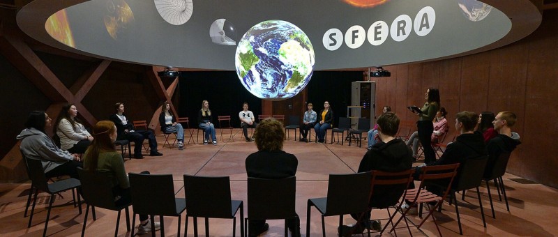Innovation pédagogique : la projection sur sphère